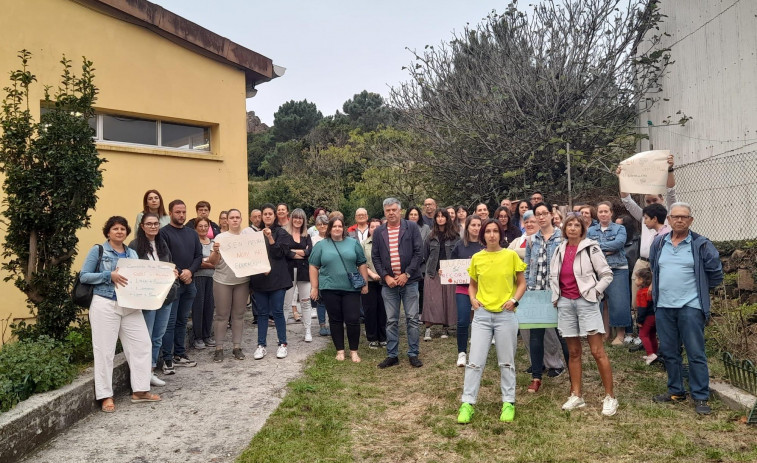 El CEIP O Pindo tendrá la persona cuidadora que reclamaban