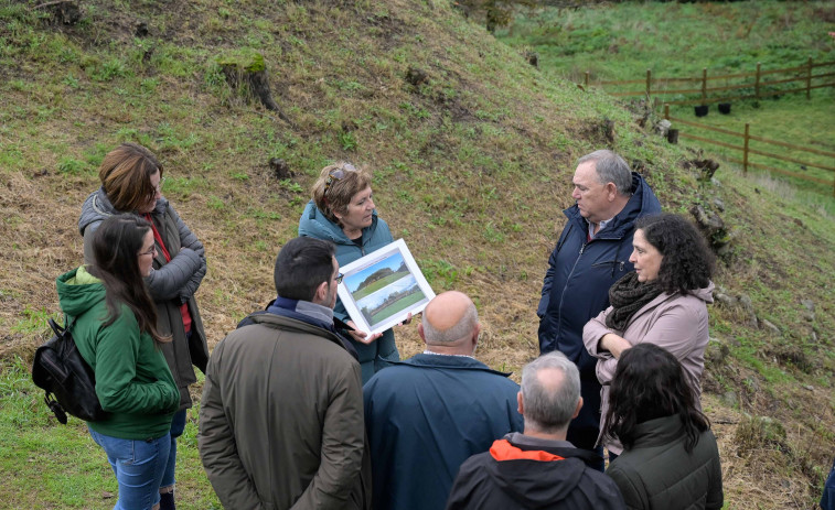 Belén do Campo visita las actuaciones de revalorización del castro de Montes Claros