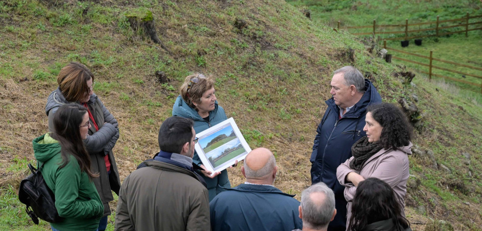 Belén do Campo visita las actuaciones de revalorización del castro de Montes Claros