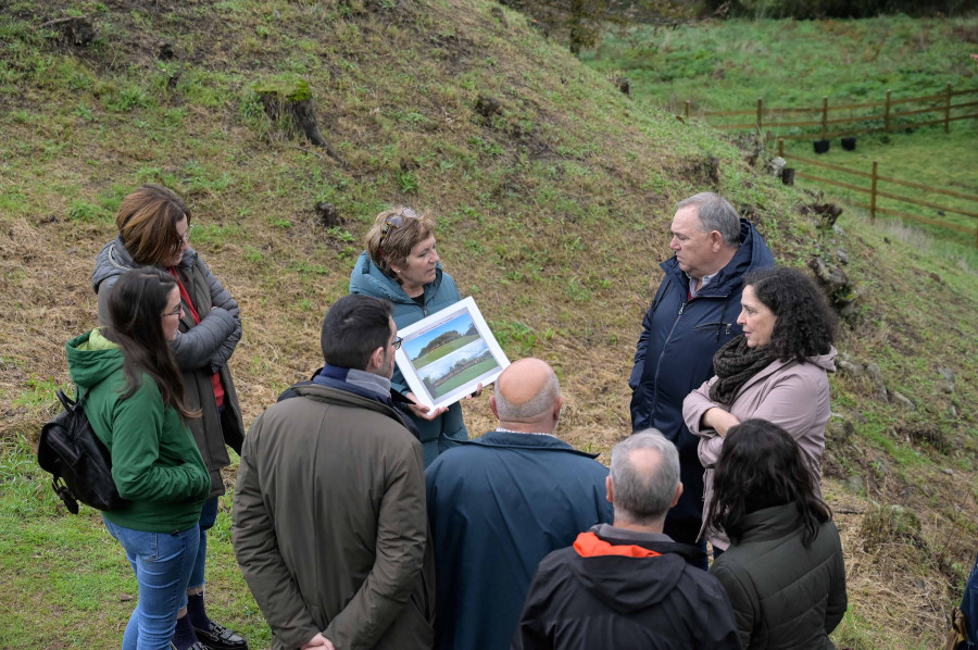 Belén do Campo visita las actuaciones de revalorización del castro de Montes Claros