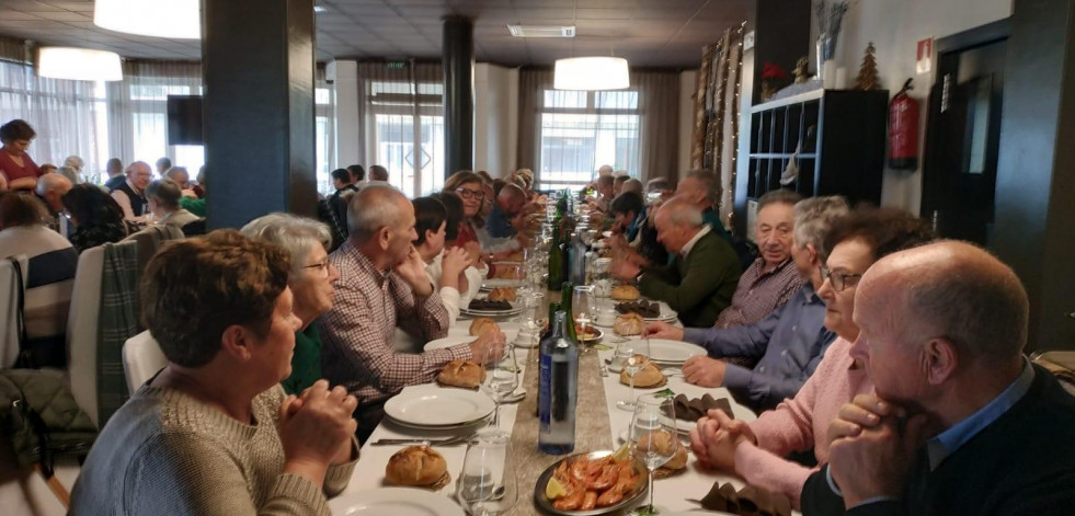 Amas de casa de Ponteceso reúne a 90personas en la comida de fin de año [Foto: