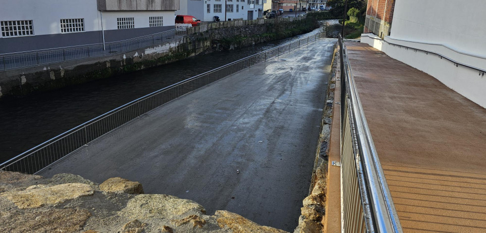 Los carballeses retomarán en breve las caminatas por el paseo fluvial en A Milagrosa