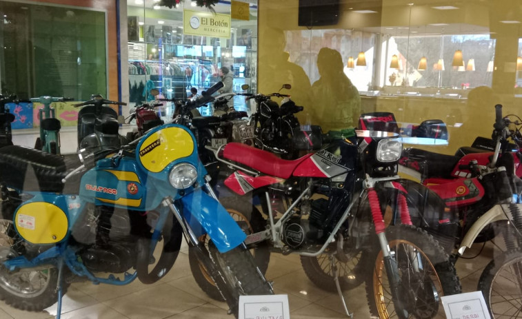 Exposición de motos clásicas en Carballo