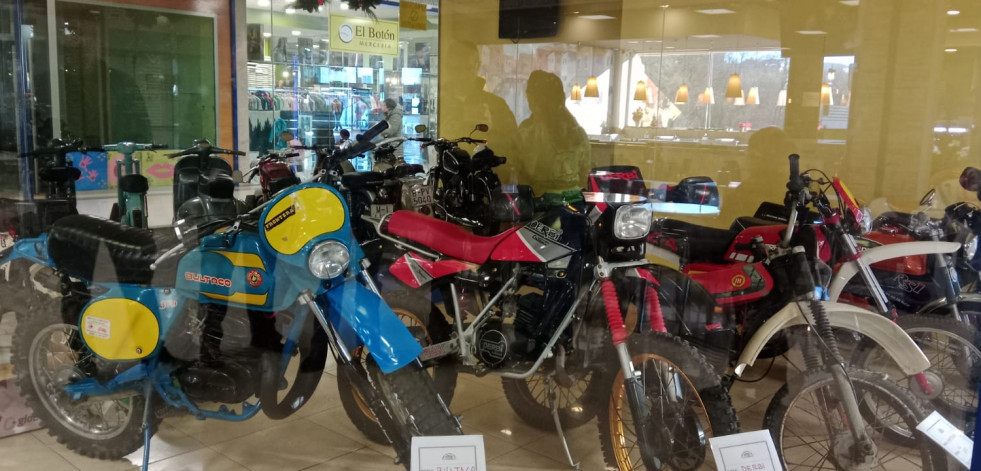 Exposición de motos clásicas en Carballo