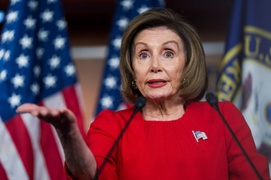 Nancy Pelosi se somete "con éxito" a una operación de cadera tras lesión en Luxemburgo