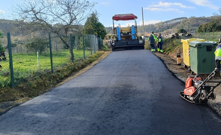 A Laracha concluye la mejora del vial entre Lourenceira y A Riba, en Coiro