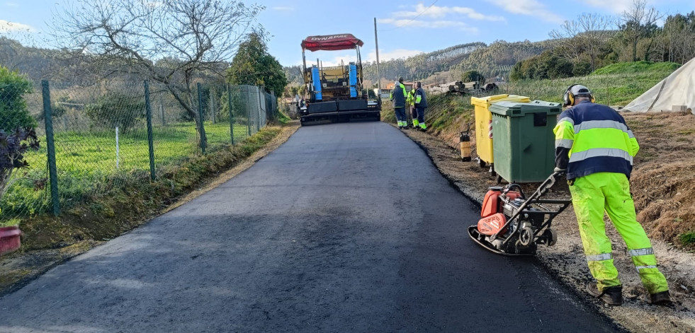 A Laracha concluye la mejora del vial entre Lourenceira y A Riba, en Coiro