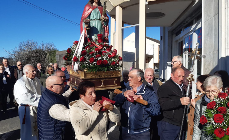 A Laracha honra a Santa Lucía