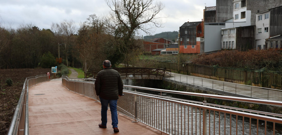 El paseo fluvial vuelve a abrir en A Milagrosa tras ocho meses de obras