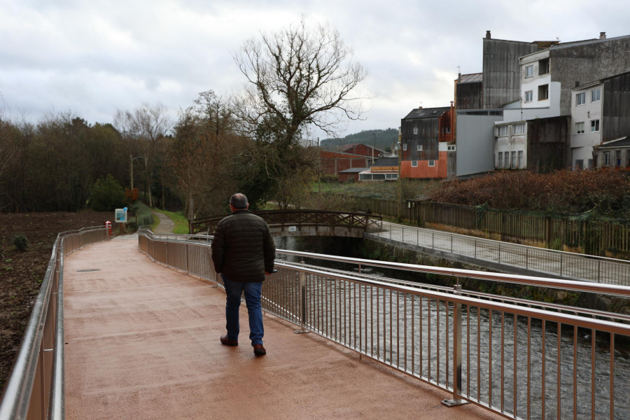 El paseo fluvial vuelve a abrir en A Milagrosa tras ocho meses de obras