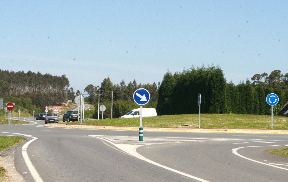 El PSOE solicita en el Parlamento mejoras en el vial Carballo-Malpica