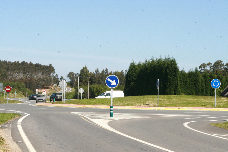 El PSOE solicita en el Parlamento mejoras en el vial Carballo-Malpica