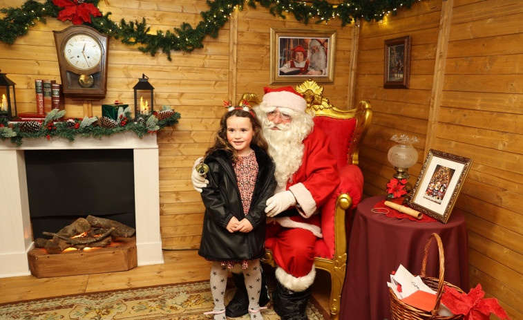 Papá Noel se multiplica hoy para llegar en su trineo a múltiples rincones de la Costa da Morte