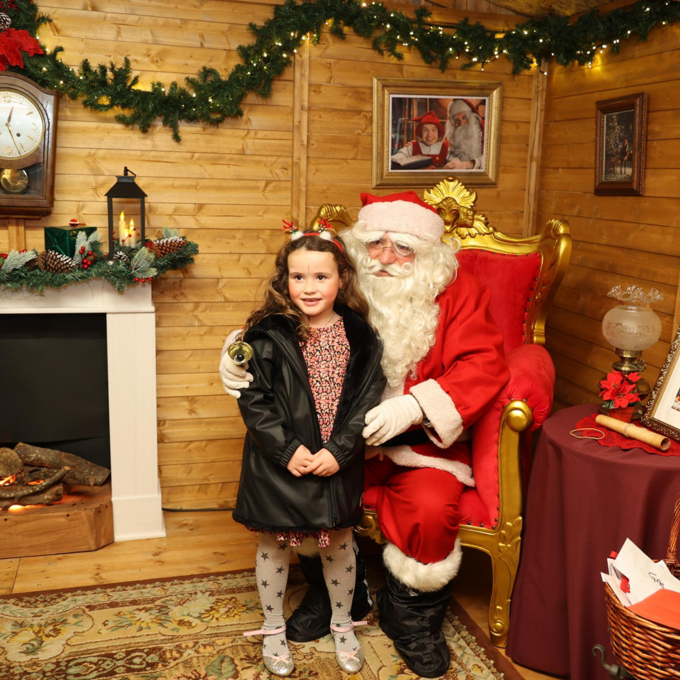 Papá Noel se multiplica hoy para llegar en su trineo a múltiples rincones de la Costa da Morte