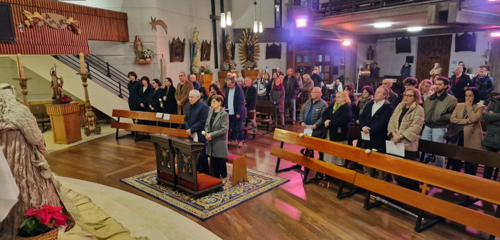 Bodas de diamante, oro y plata en la parroquia de Carballo