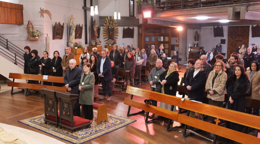 Cinco matrimonios participan en las Bodas de diamante, oro y plata de la parroquia carballesa