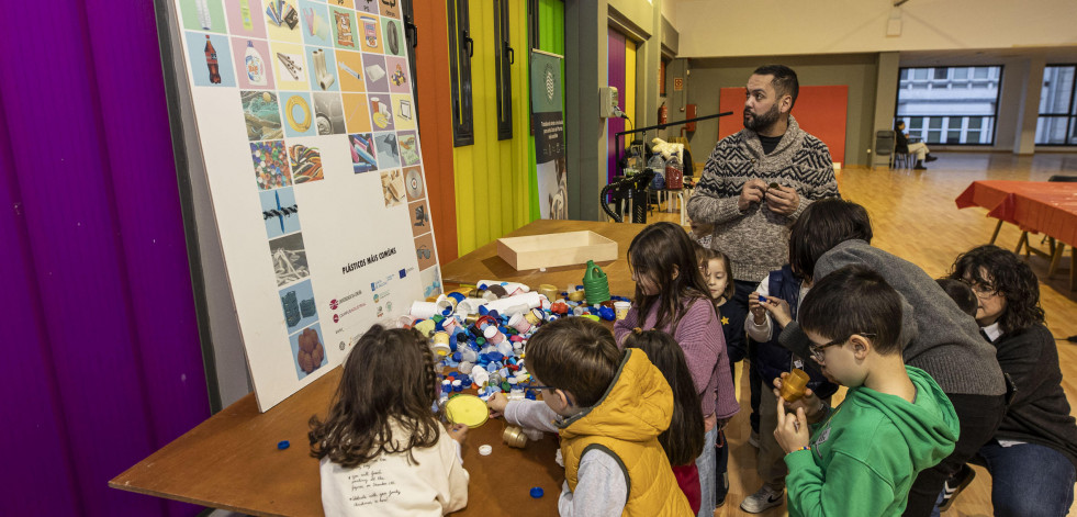 Los más pequeños aprenden sobre reciclaje y medio ambiente en Carballo