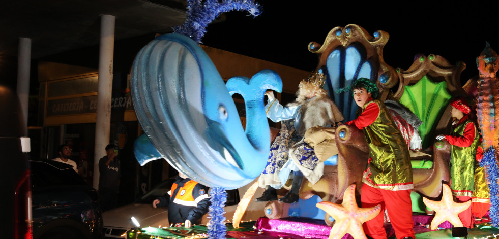 Espectacular cabalgata de Reyes en Cee