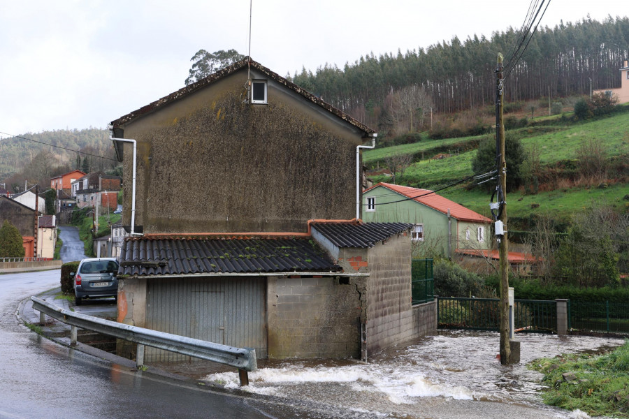 Se producen inundaciones en casas de Ardaña y Entrecruces debido a las intensas lluvias