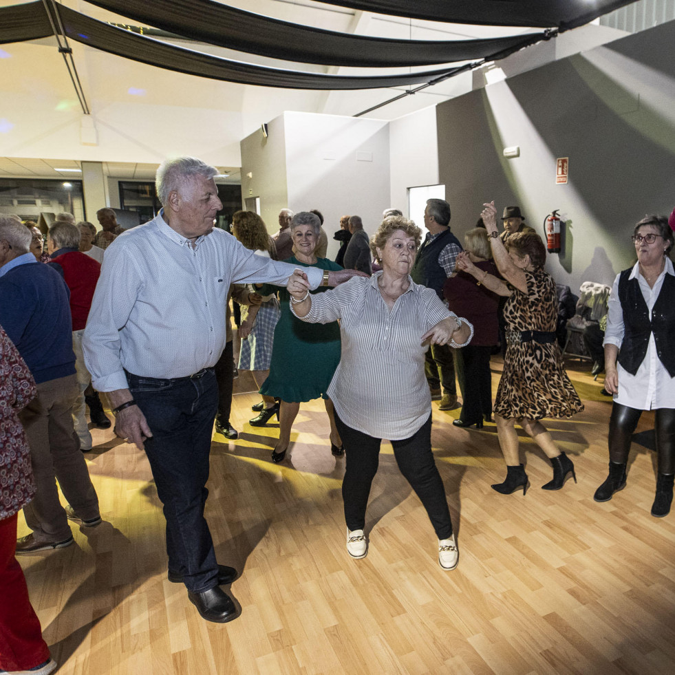 Carballo y Cerceda retoman los bailes de mayores