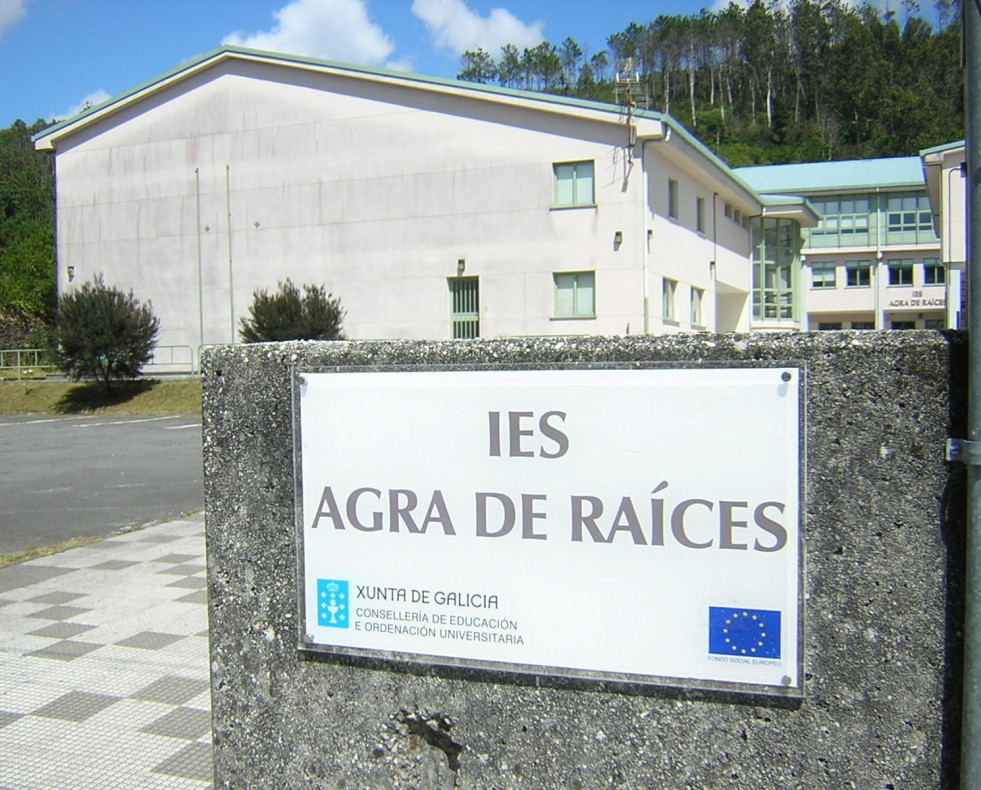 IES AGRA DE RAÍCES DE CEE (6) 03443.40 71408.63