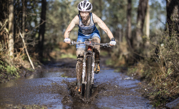 Alexandre Otero y Mar Delgado ganan el XVI Duatlón de Reis de Vimianzo