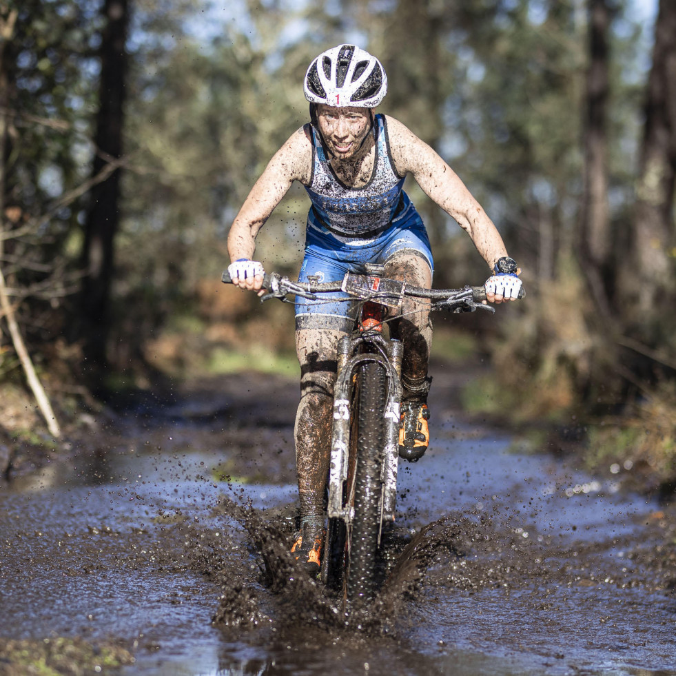 Alexandre Otero y Mar Delgado ganan el XVI Duatlón de Reis de Vimianzo