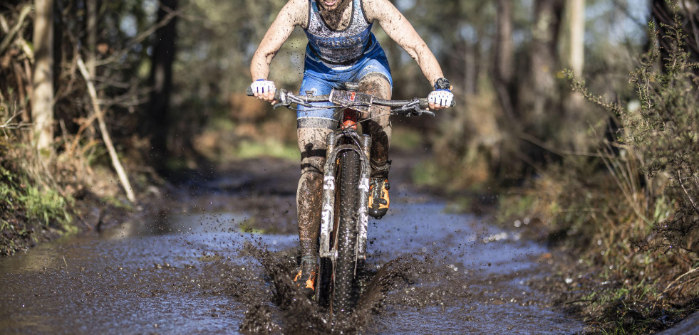 Alexandre Otero y Mar Delgado ganan el XVI Duatlón de Reis de Vimianzo