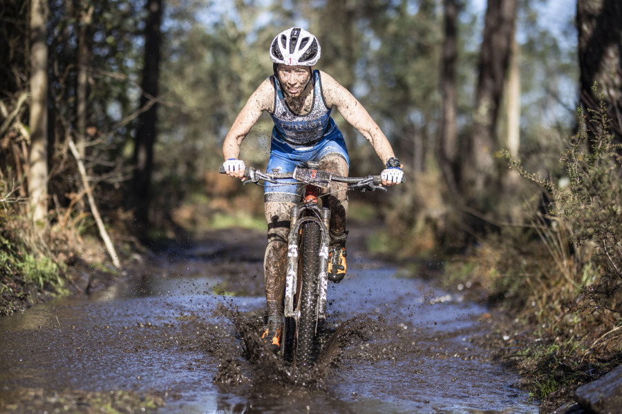 Alexandre Otero y Mar Delgado ganan el XVI Duatlón de Reis de Vimianzo