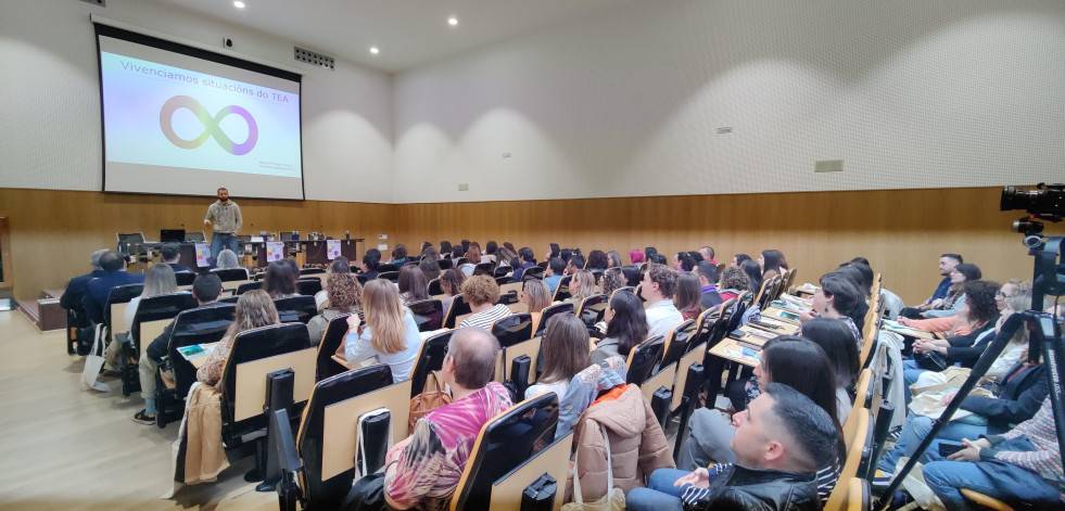 Obradoiro pionero sobre patios inclusivos en el Fórum de Carballo