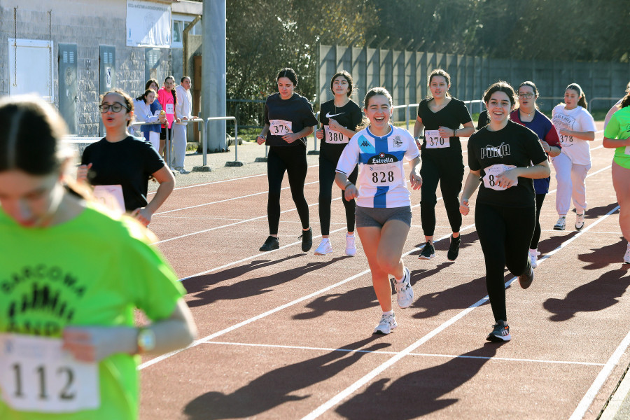 900 escolares corren campo a través en Cee