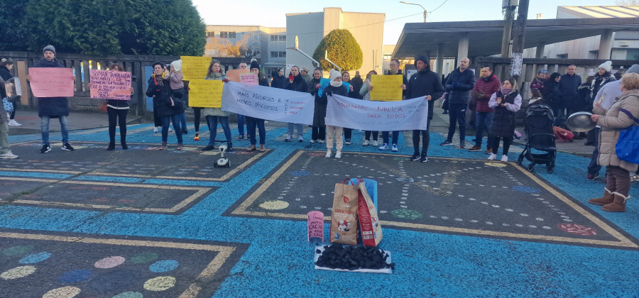 Las familias del colegio Bergantiños retoman sus protestas