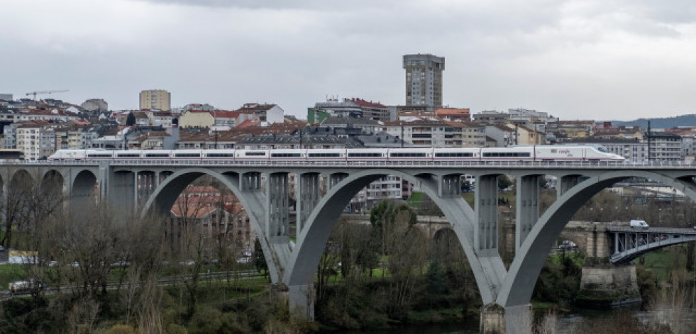 La Xunta reclama al Gobierno que “se tome en serio” a Galicia e impulse el AVE a Portugal