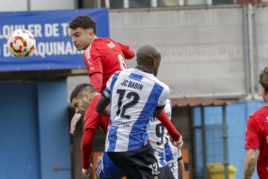 Mazazo ante el Avilés de un Bergan cada vez más cerca del descenso