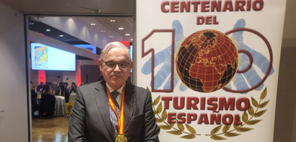 Nextour premia a Alberto Barciela con la Medalla del Centenario del Turismo Español