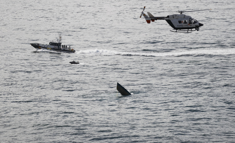 El rescate del narcosubmarino de la Costa da Morte se retrasa hasta obtener autorización