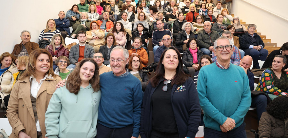 Ángel Carracedo disertó sobre ciencia y genética en Carballo