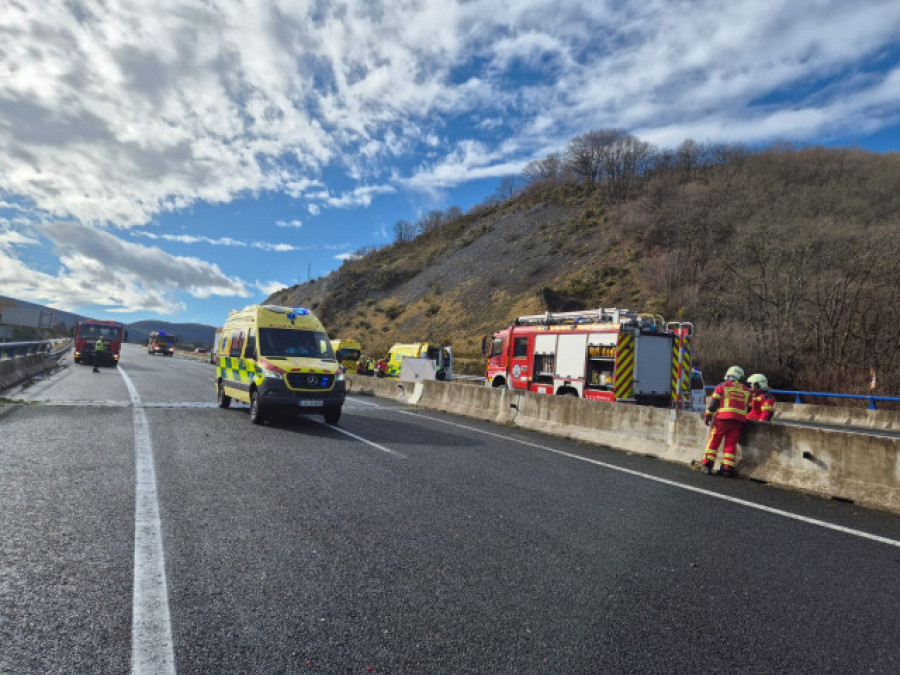 Mueren dos jóvenes de 17 años y tres resultan heridos en un accidente de tráfico en Cantabria