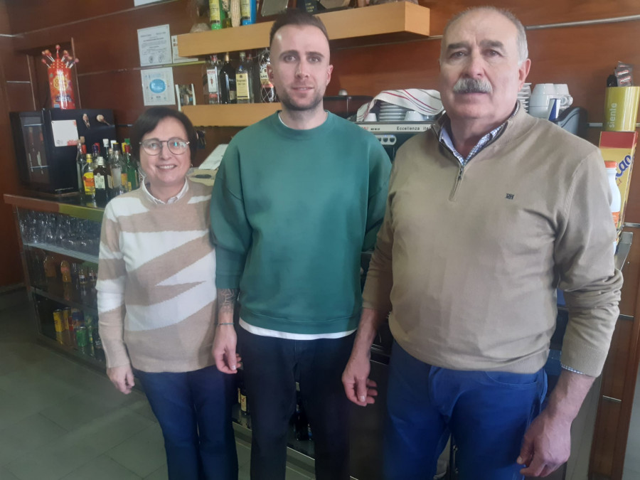 Despedida a lo grande del bar Andrade de A Rabadeira tras 75 años de actividad