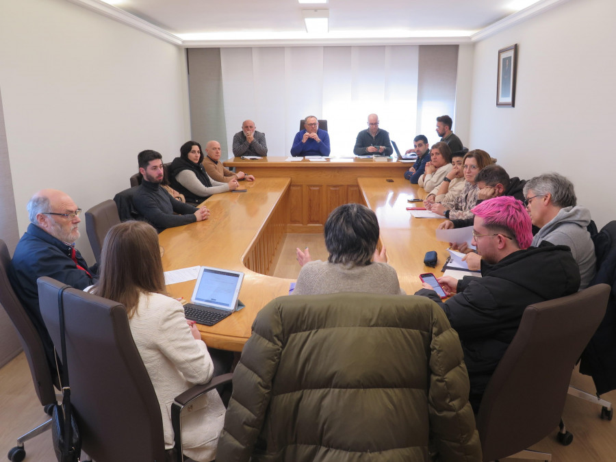 A Laracha da luz verde al convenio con Arteixo para la mejora de servicios en A Esquipa