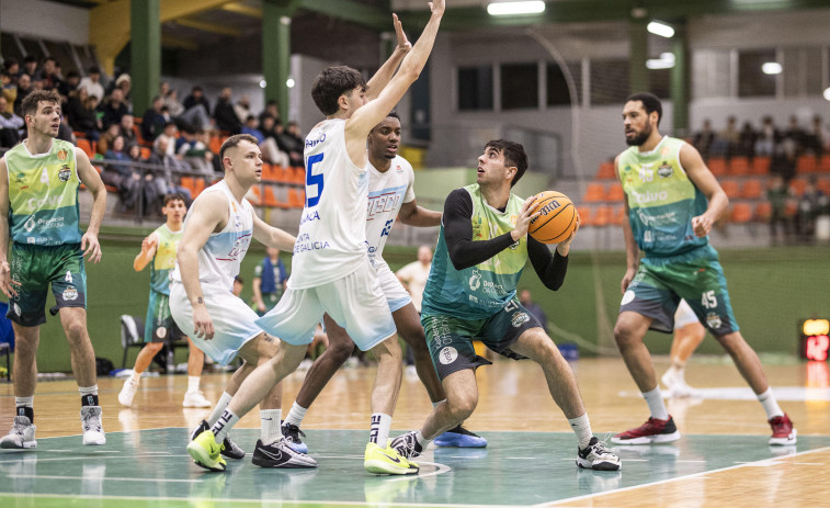 Un Basket Xiria lleno de moral rinde visita al Culleredo