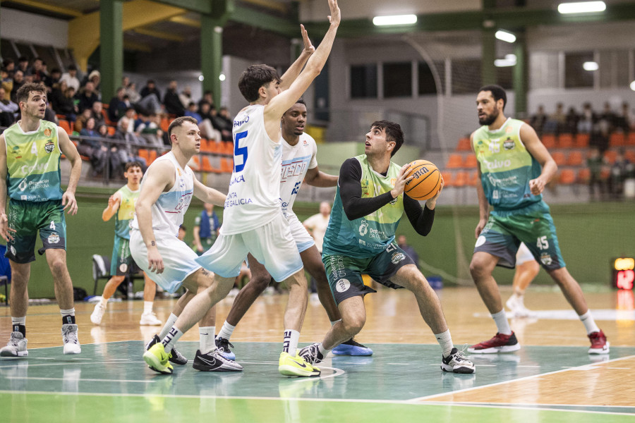 Un Basket Xiria lleno de moral rinde visita al Culleredo