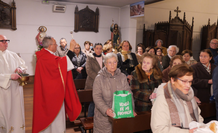 Bendición del pan por San Blas en Carballo