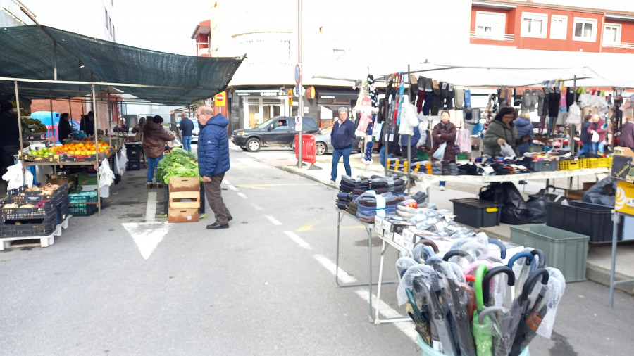 La feria de Vimianzo estrena ubicación por las obras del centro