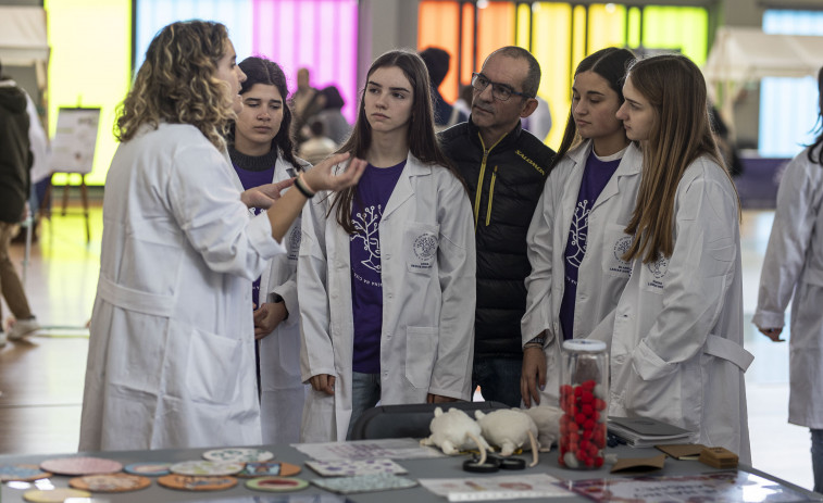 Ciencia en femenino y para toda la familia en Carballo