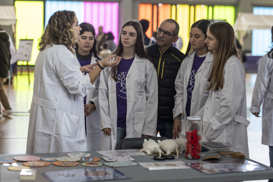 Ciencia en femenino y para toda la familia en Carballo