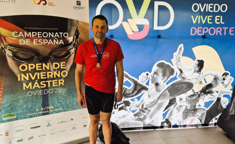 Una medalla y 6 récords para Julio Martínez en el Nacional Máster de Natación de Invierno