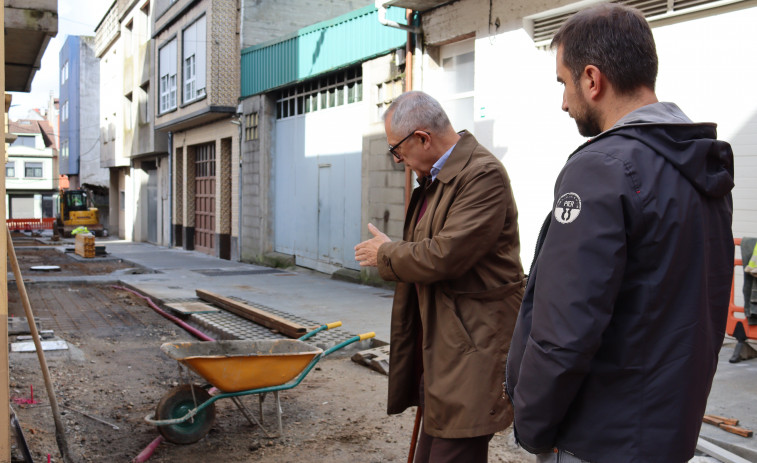 El proyecto de la reurbanización de la rúa Portugal de Carballo entra en su recta final