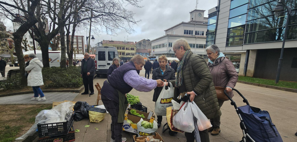 Mucho movimiento en la feria de Carballo