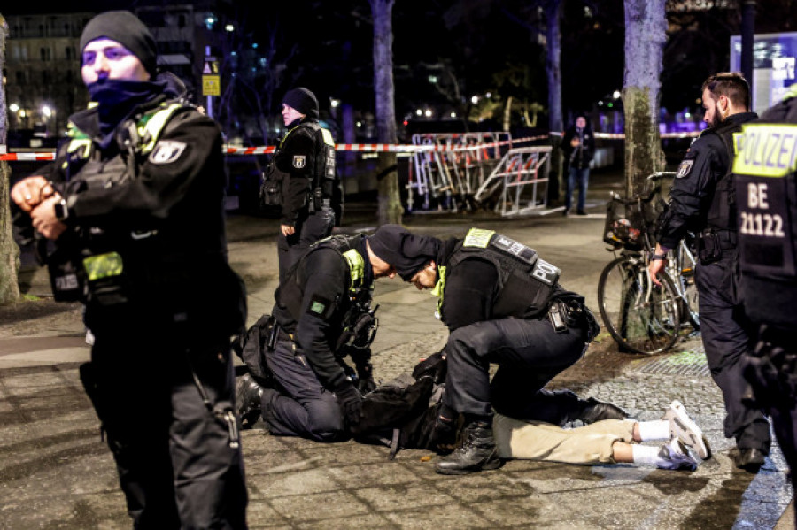 Un turista Español herido grave al ser apuñalado ante monumento del Holocausto en Berlín